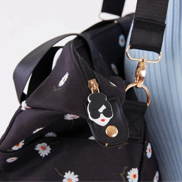 Alice + Olivia Daisy Duffle Bag & Bucket Hat main image 5